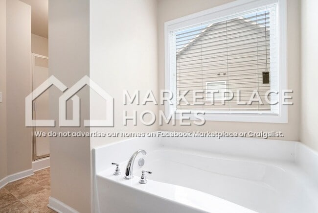 Building Photo - 2070 Bonny Glen Cir