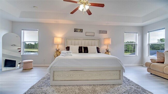 Building Photo - 16919 Sunrise Vista Dr