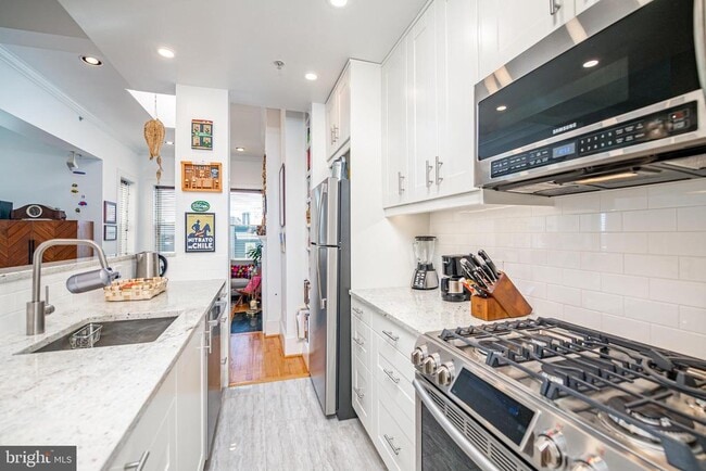 Building Photo - 1807 California St NW