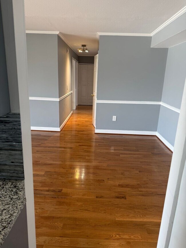 Building Photo - Charming 2BR Condo in Silver Spring