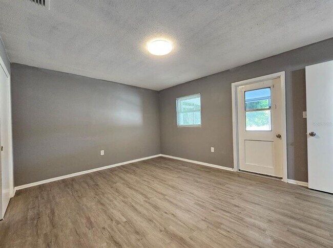 Building Photo - 855 Candyce Ave