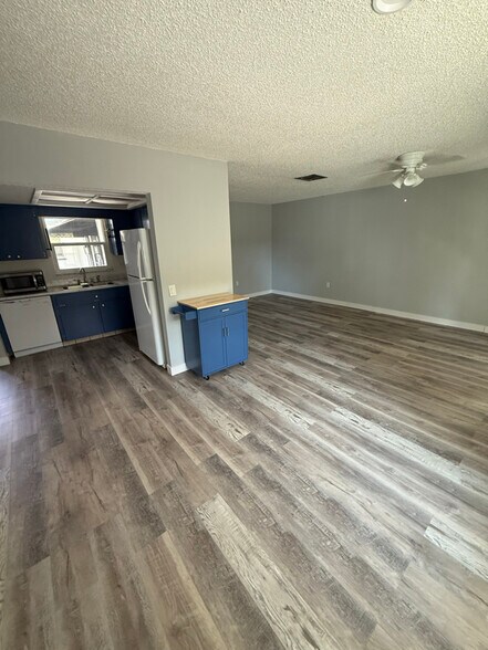 Primary Photo - 1811 East Dr