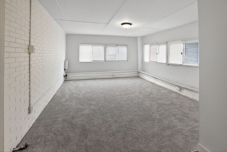 Building Photo - 184 Greenfield Ave