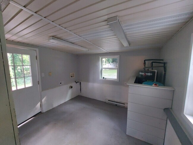 Building Photo - 4211 Yellow Mountain Rd