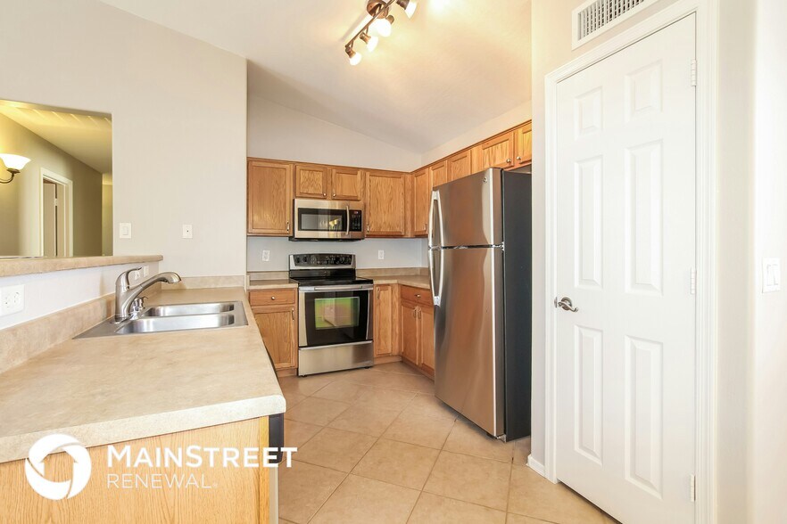 Building Photo - 14821 N 129th Dr