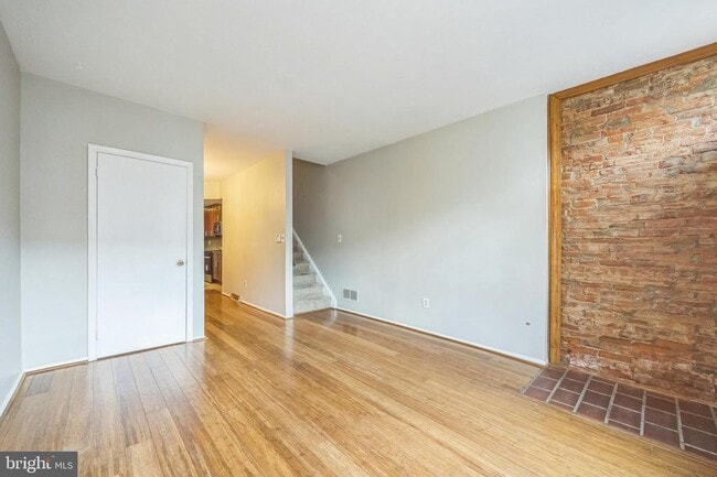 Building Photo - 848 N Madison St