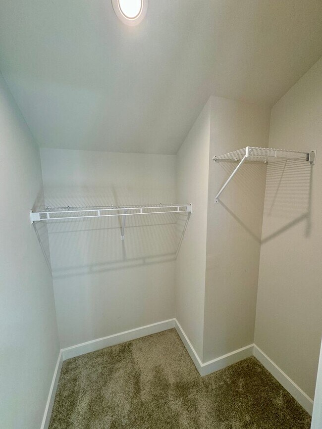 Building Photo - Beautiful, 3BR/3BA, Ranch with Bonus Room in Harrisburg