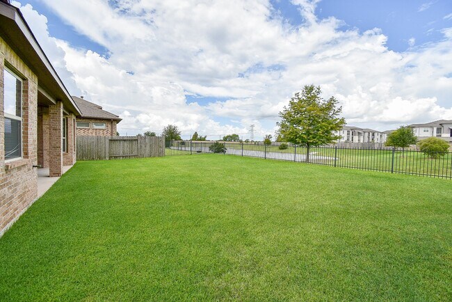 Building Photo - 13906 Manobrook Ct