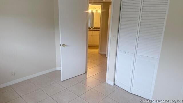 Building Photo - 1520 SE Royal Green Cir