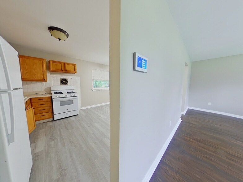 Building Photo - 770 Manresa Ln