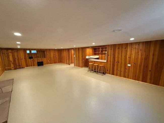 Building Photo - 4135 Rivercrest Dr N