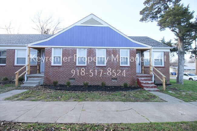 Building Photo - 2018 E 12th St