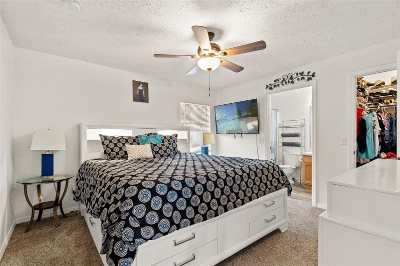 Building Photo - 6621 W Robin Ln