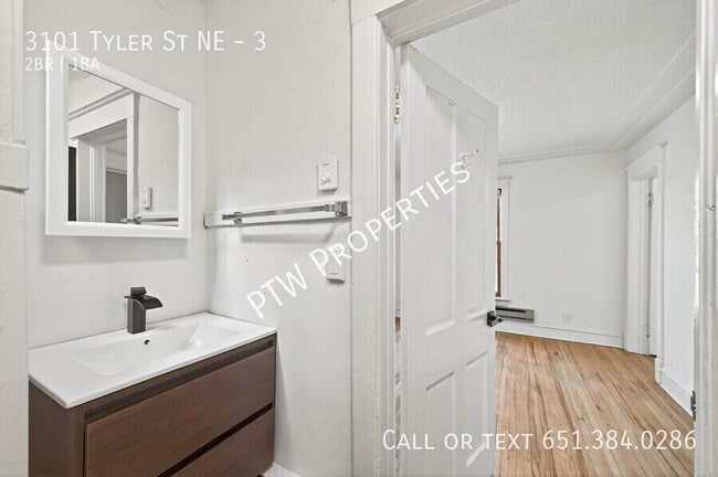 Building Photo - 3101 NE Tyler St