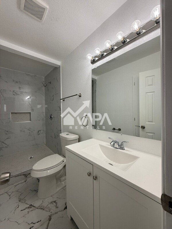 Building Photo - 216 Kimberly Dr