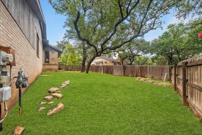 Building Photo - Stylish 3-Bed Home with Pool Access, Fenced Yard, and Garage — North Hills Village, San Antonio