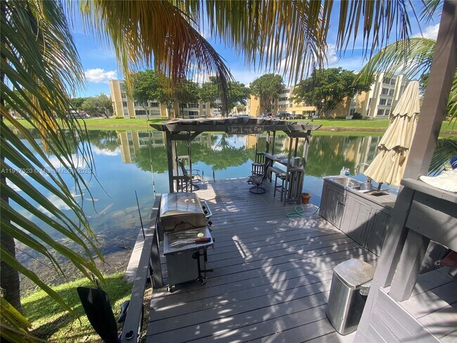 Building Photo - 7010 SW 144th Pl