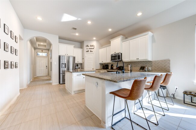 Building Photo - 6907 Myrtle Dr