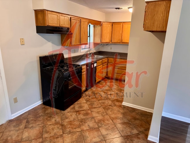 Building Photo - 1580 Gilford Cove E