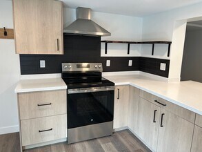 Building Photo - 207 6th St