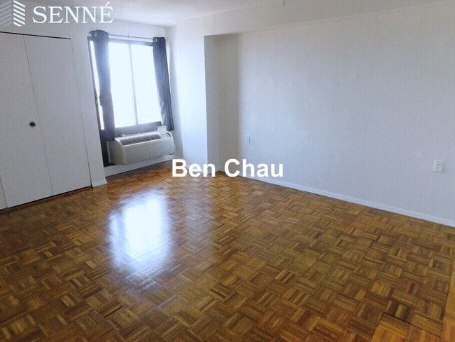 Building Photo - 1105 Massachusetts Ave