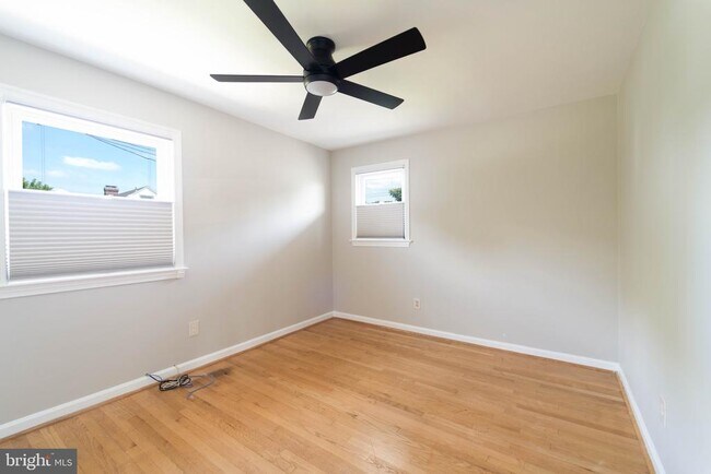 Building Photo - 610 Valley Brook Dr