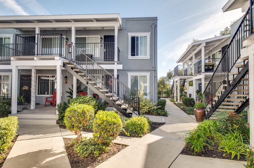 Building Photo - The Pointe at 2316