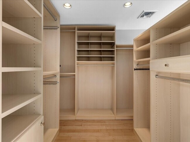 Building Photo - 81 Saint Botolph St