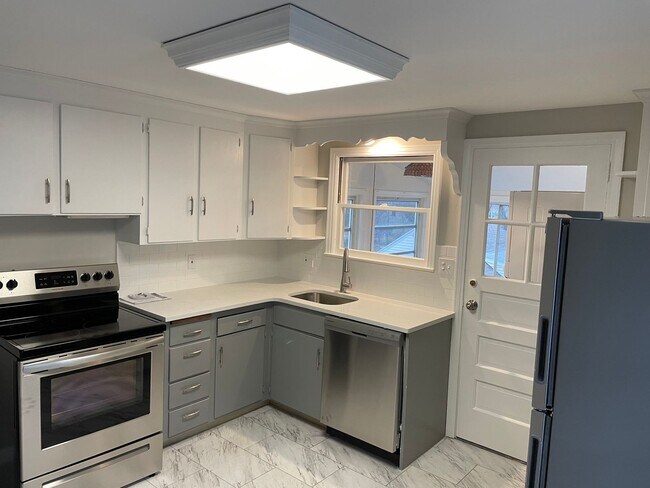 Building Photo - Seymour