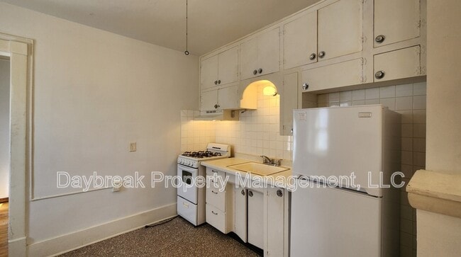 Building Photo - 1121 2nd Ave S