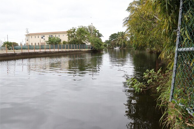 Building Photo - 7801 NE 4th Ct