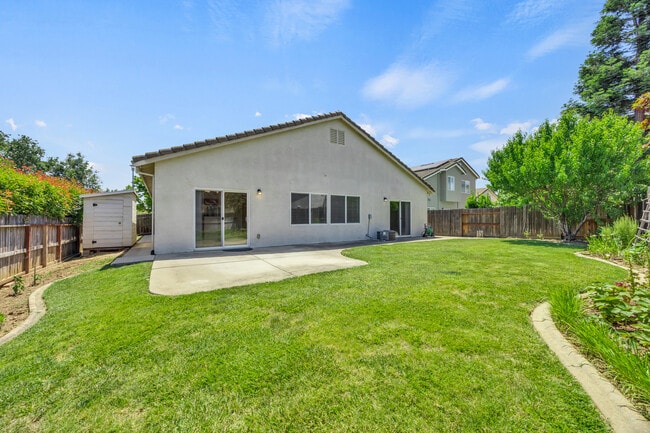 Building Photo - 9259 Crystal Falls Way