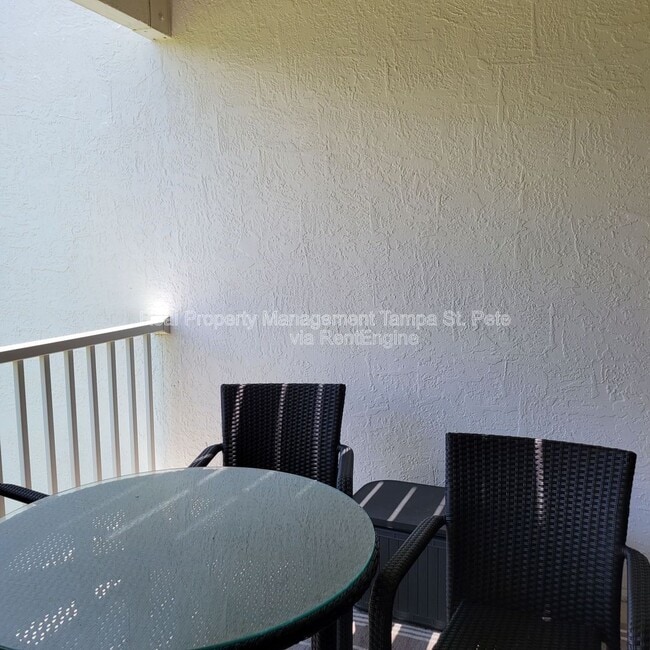 Building Photo - 12310 Capri Cir N