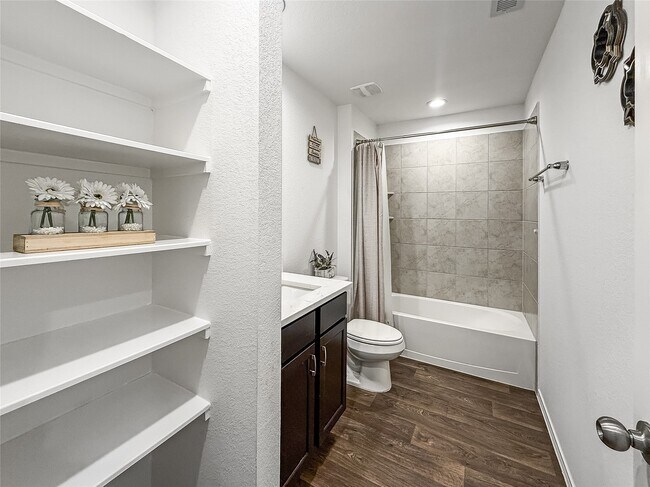 Building Photo - 5111 Ternberry Frst Ln