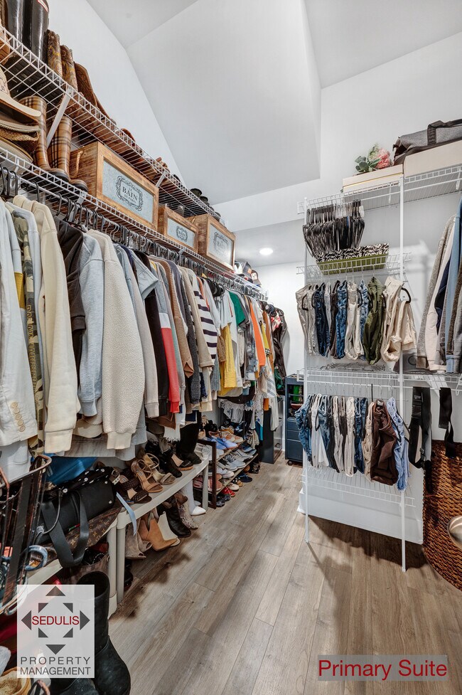 Building Photo - 1754 Sandybrook Dr