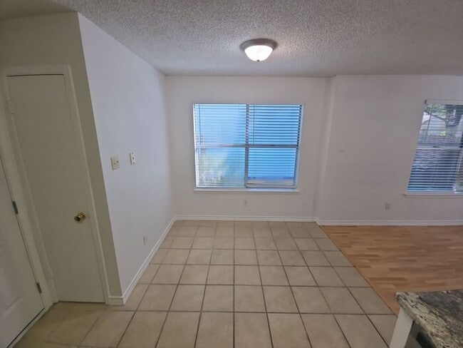 Building Photo - Spacious 3BR Austin Home with Fireplace & ...