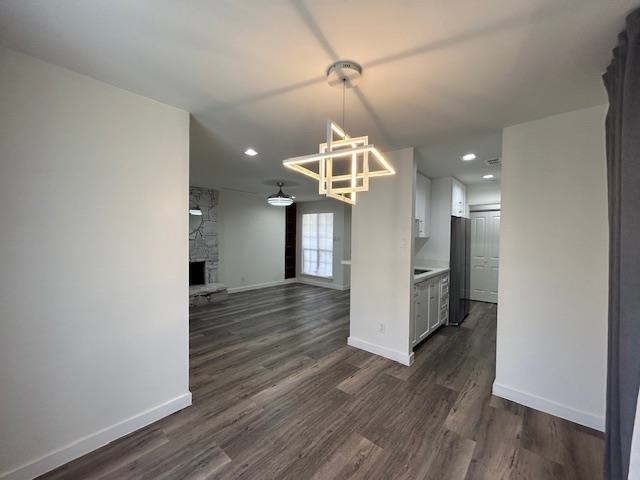 Building Photo - 200 Martingale