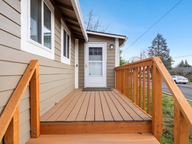 Building Photo - 9810 NE 3rd St