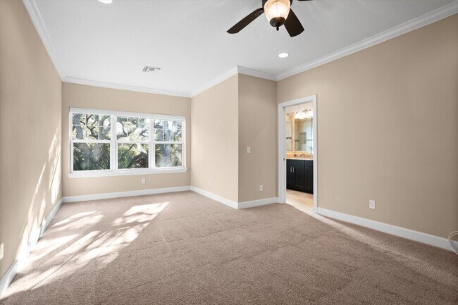 Building Photo - 5912 Anchorage Way S