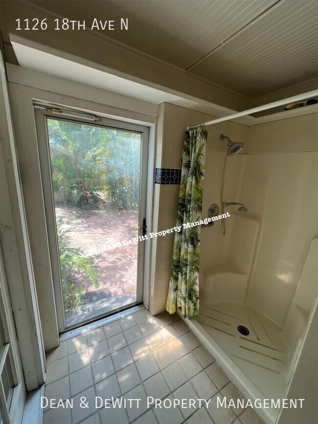 Building Photo - 1126 18th Ave N