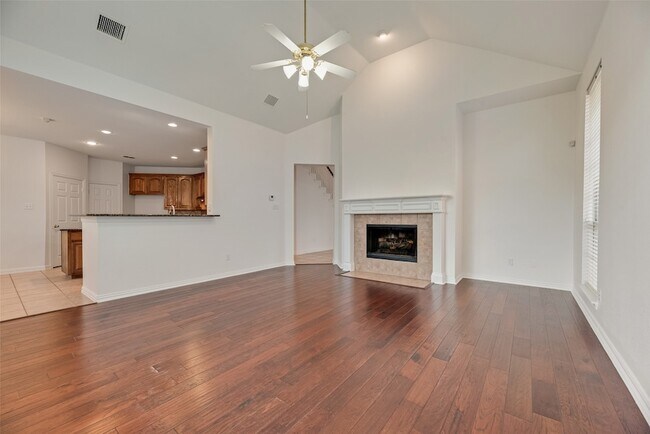 Building Photo - 3104 Angus Dr