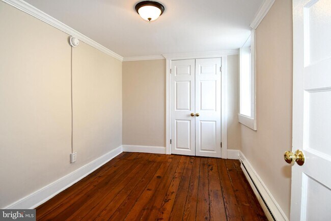 Building Photo - 17 - Apt. #1 Madision Street Unit