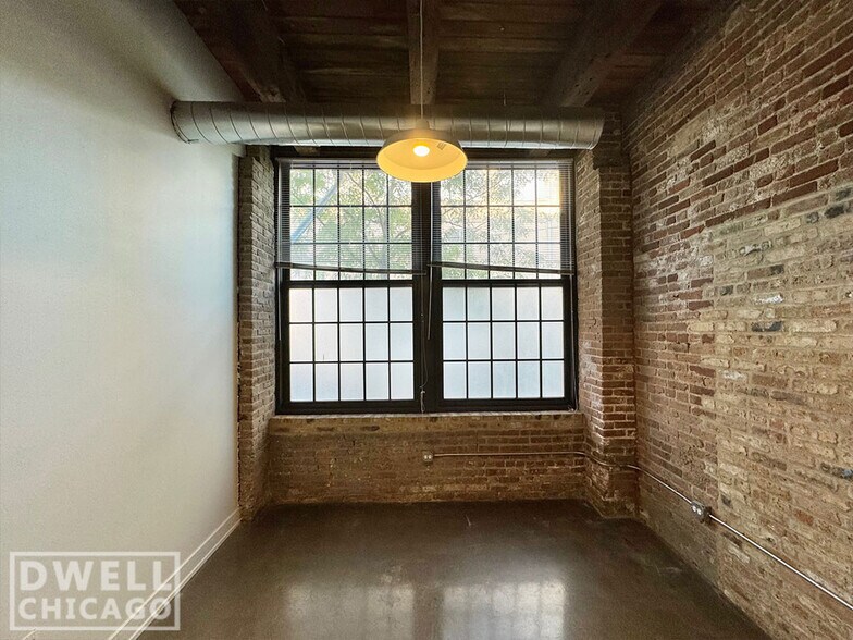 Building Photo - 1515 W 15th St