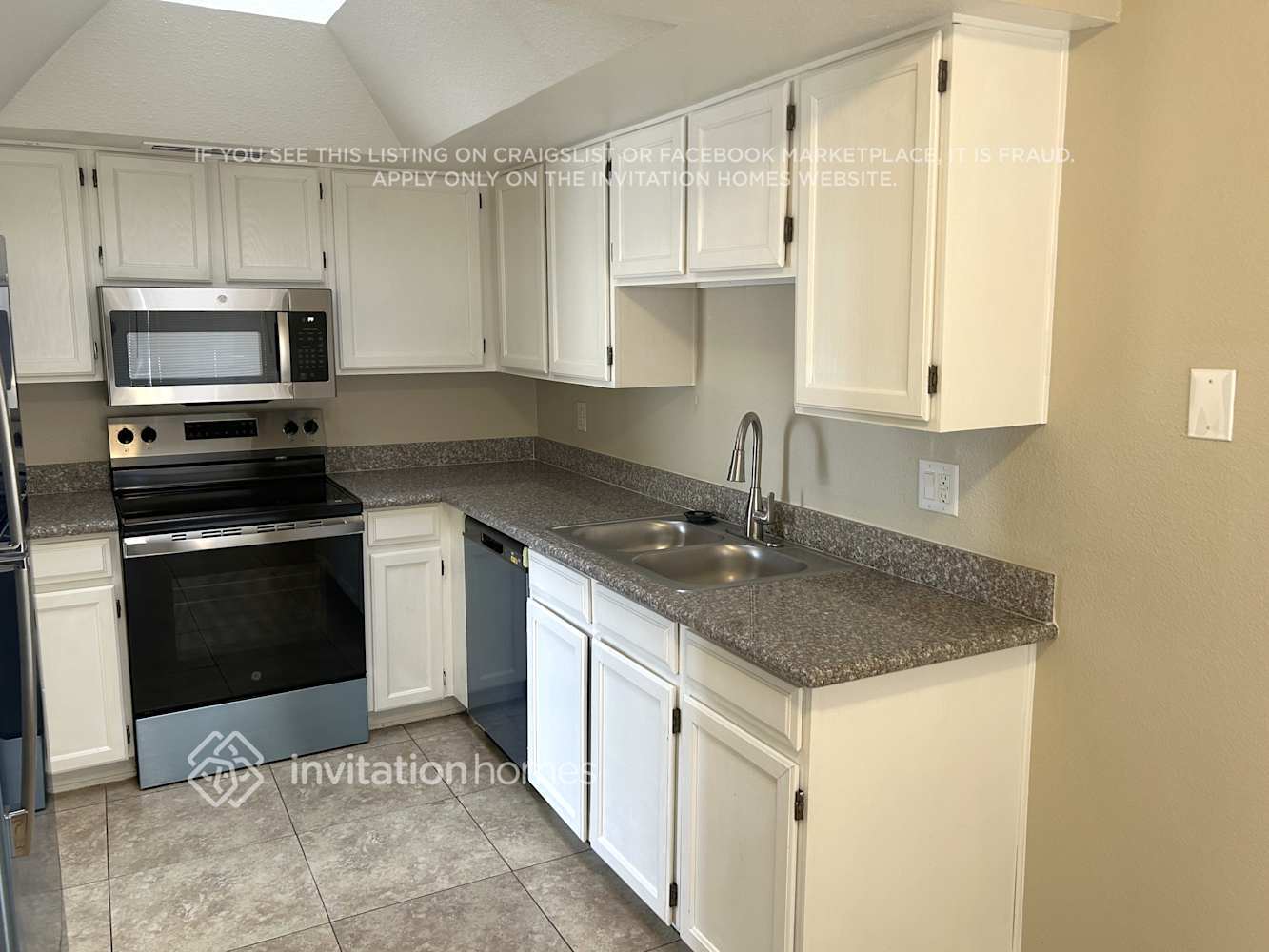 Building Photo - 5319 W Vogel Ave