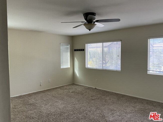 Building Photo - 13162 River Oaks Dr