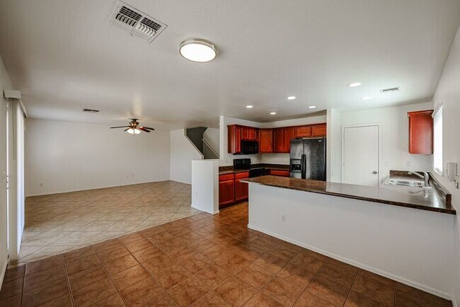 Building Photo - COMING SOON !! 4 BED 2.5 BATH, 2200+ SFT IN CAMELBACK RANCH, PHOENIX