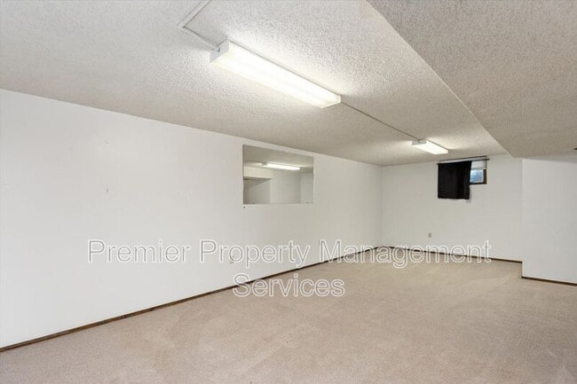 Building Photo - 1220 Galway Dr