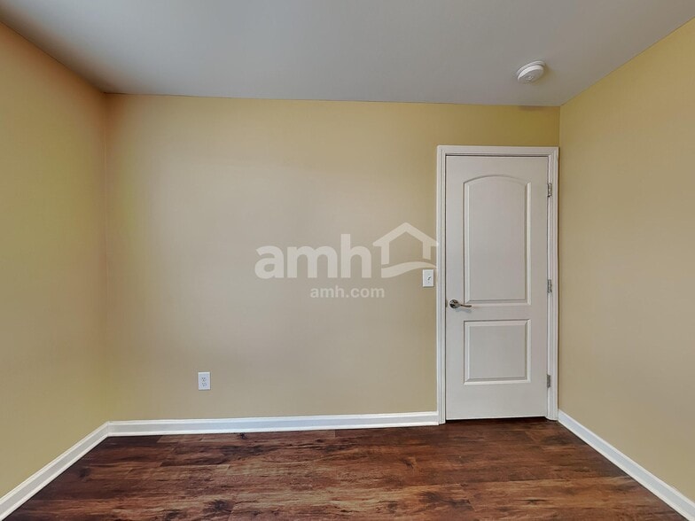 Building Photo - 300 Dunnwood Loop