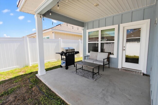 Building Photo - 159 Blooming Cv