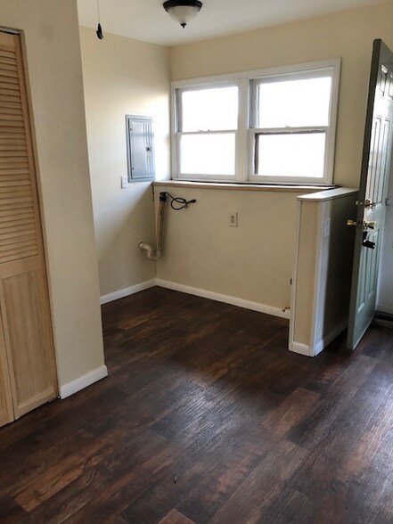 Building Photo - 3005 Menominee Ave